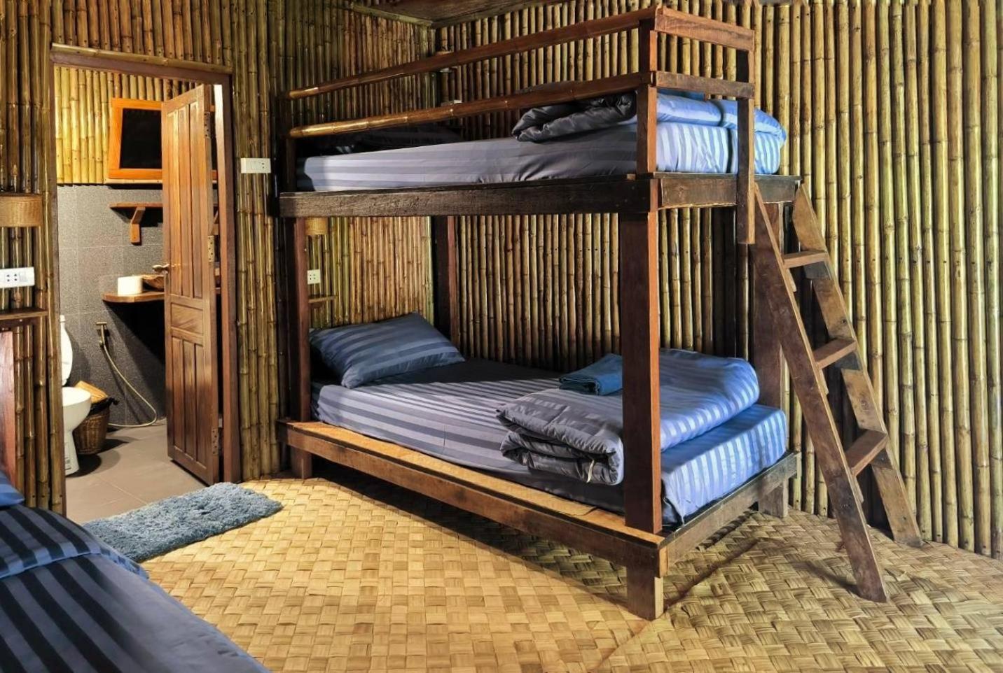 Nana Bungalows Ban Tan Habitación foto