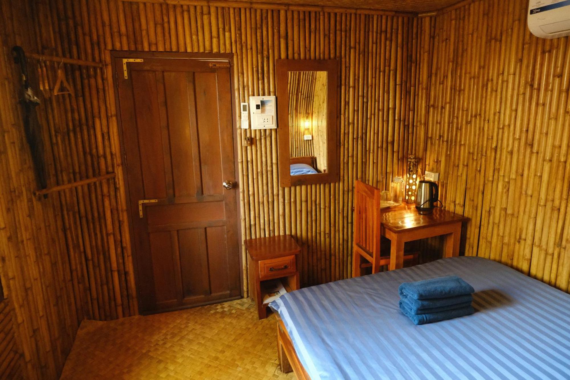 Nana Bungalows Ban Tan Habitación foto